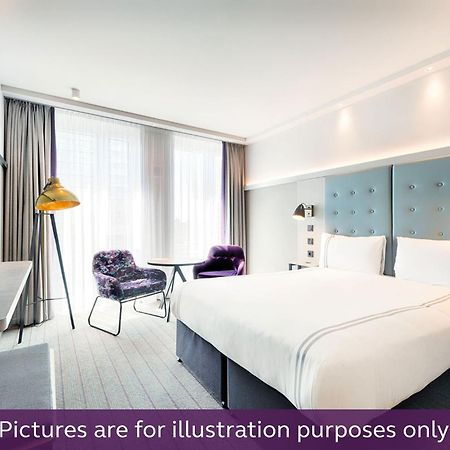 Premier Inn Stuttgart Bad Cannstatt Rum bild