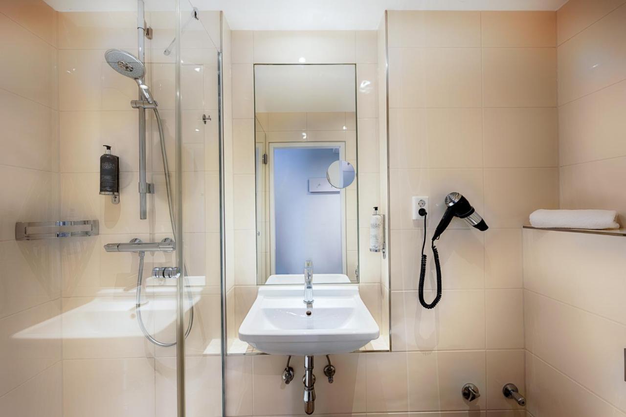 Premier Inn Stuttgart Bad Cannstatt Exteriör bild