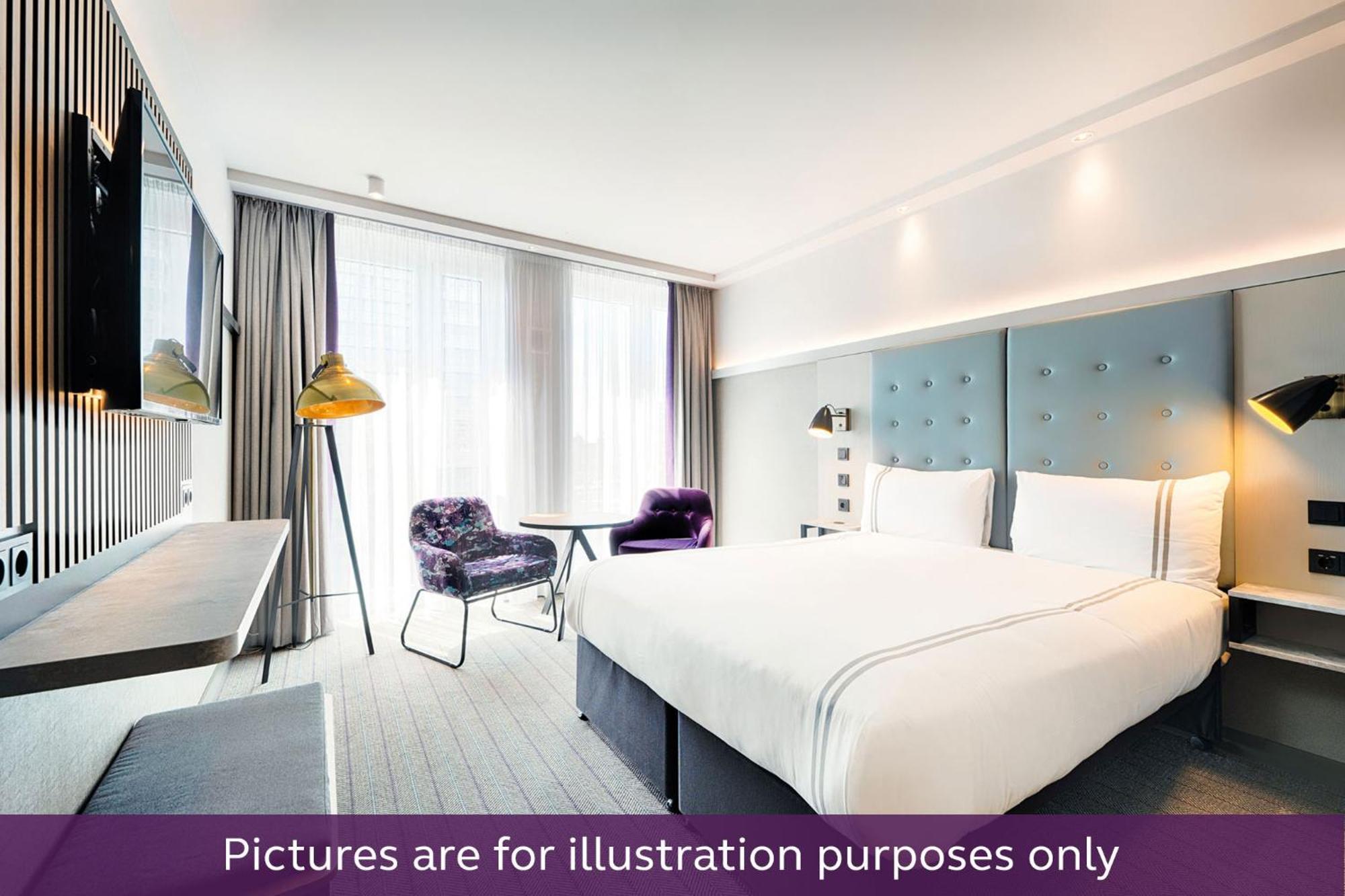 Premier Inn Stuttgart Bad Cannstatt Rum bild